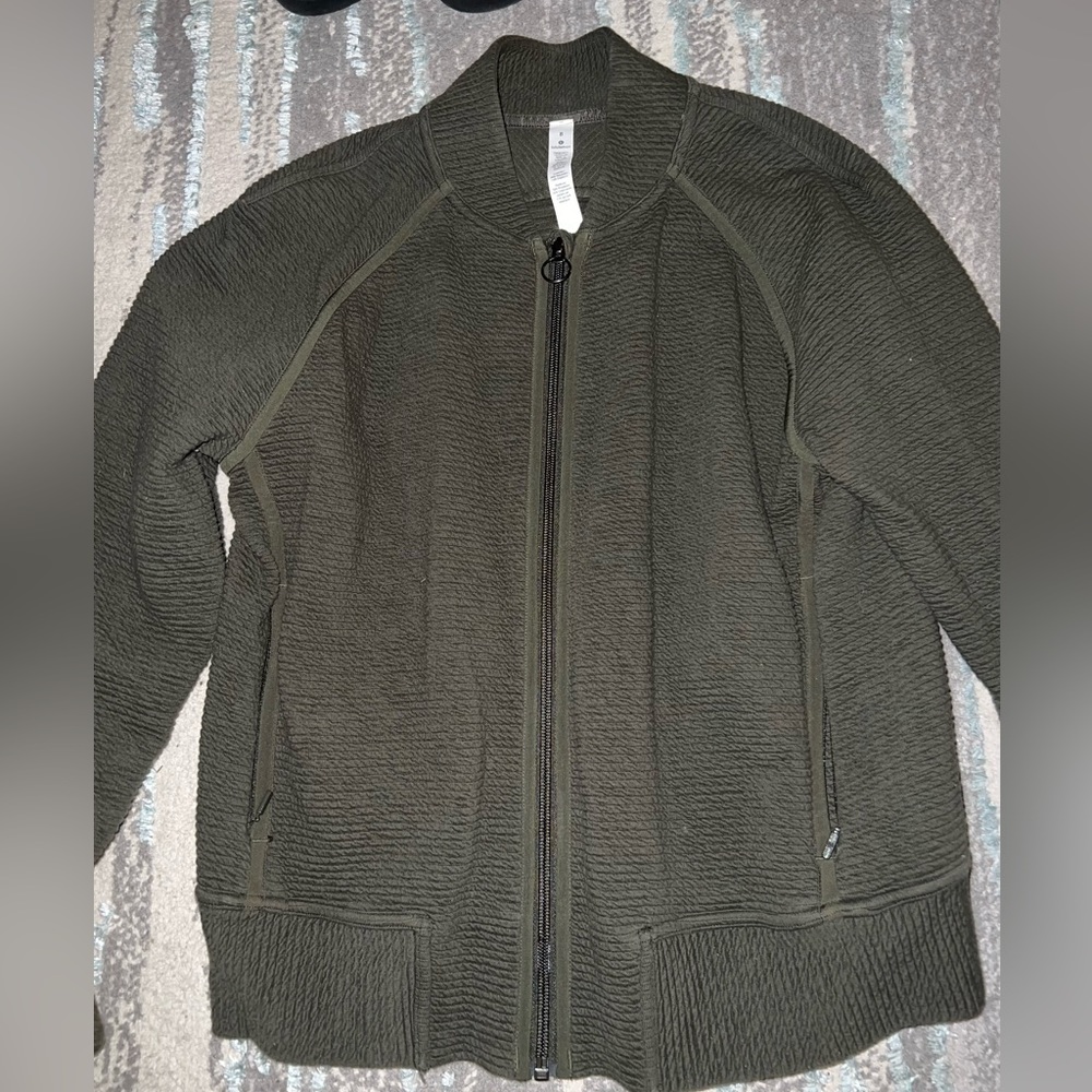 Lululemon On Repeat Bomber